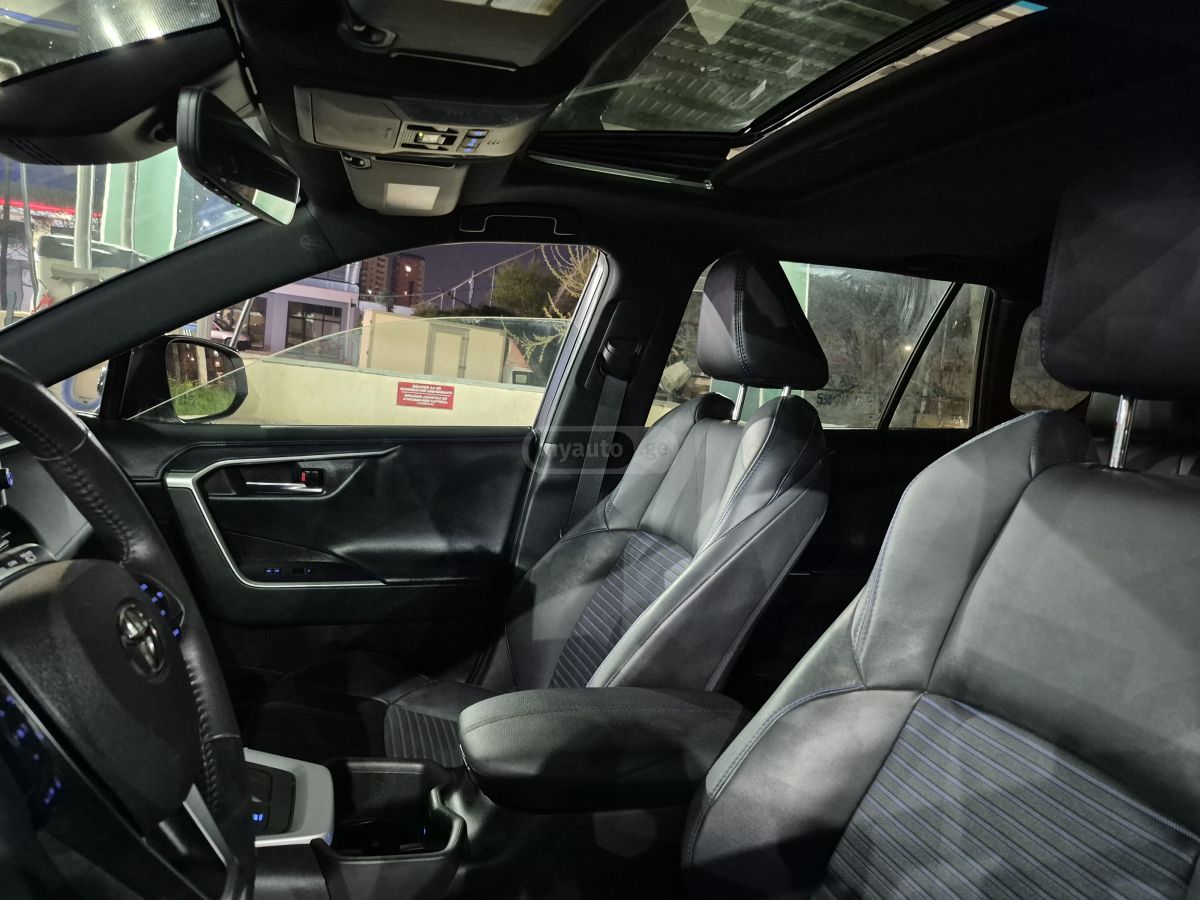 Toyota RAV 4 - фото 7