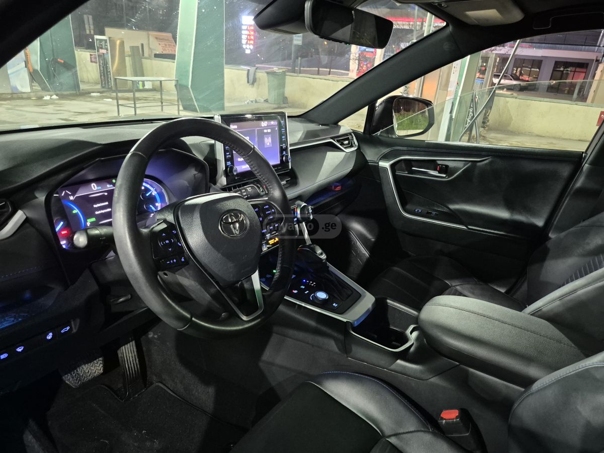 Toyota RAV 4 - фото 8