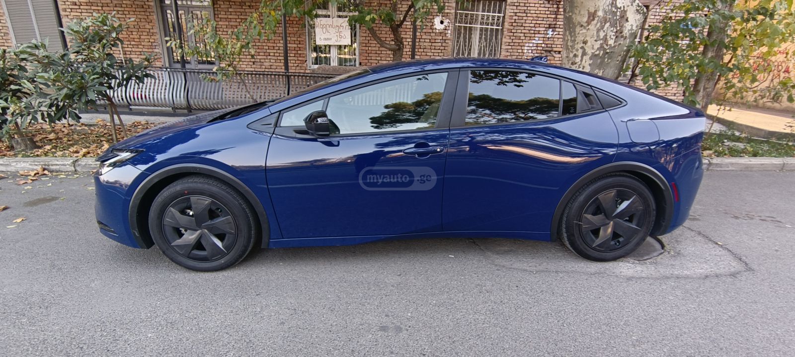 Toyota Prius - фото 1