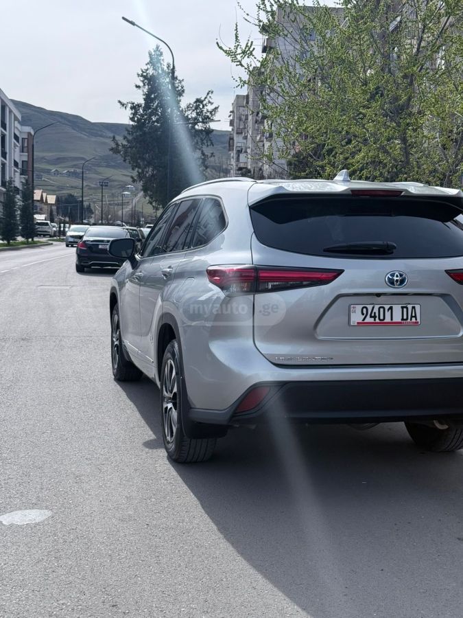 Toyota XLE 4dr All-Wheel Drive Automa — миниатюра 3