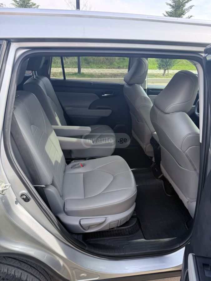 Toyota XLE 4dr All-Wheel Drive Automa — миниатюра 4