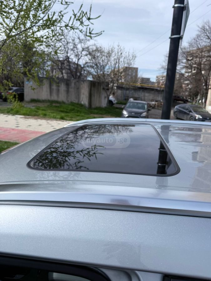 Toyota XLE 4dr All-Wheel Drive Automa — миниатюра 9