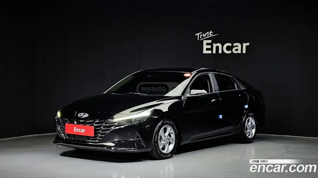 Hyundai Elantra - фото 1