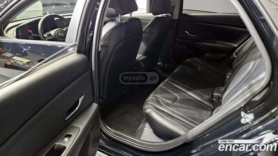 Hyundai Elantra - фото 11