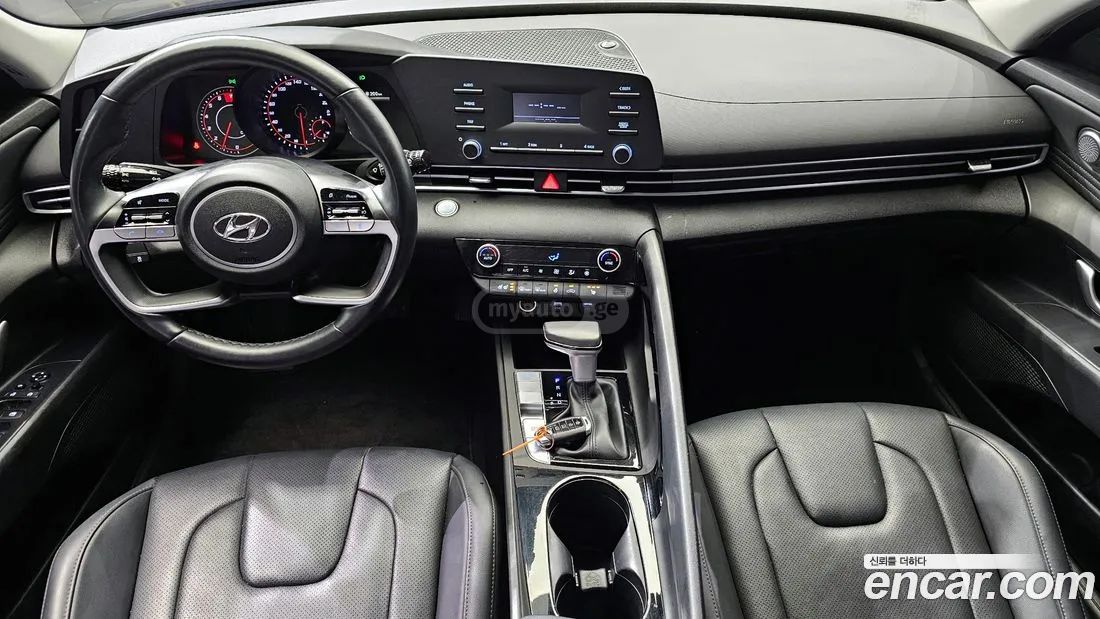 Hyundai Elantra - фото 7