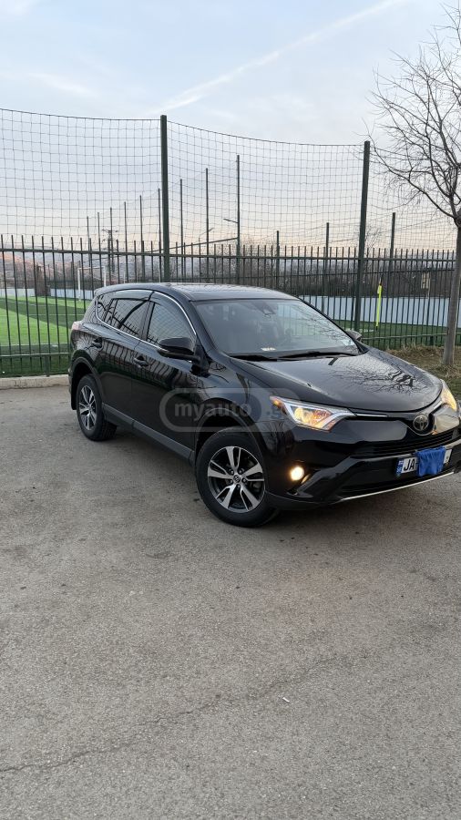 Toyota Rav 4 - фото 1