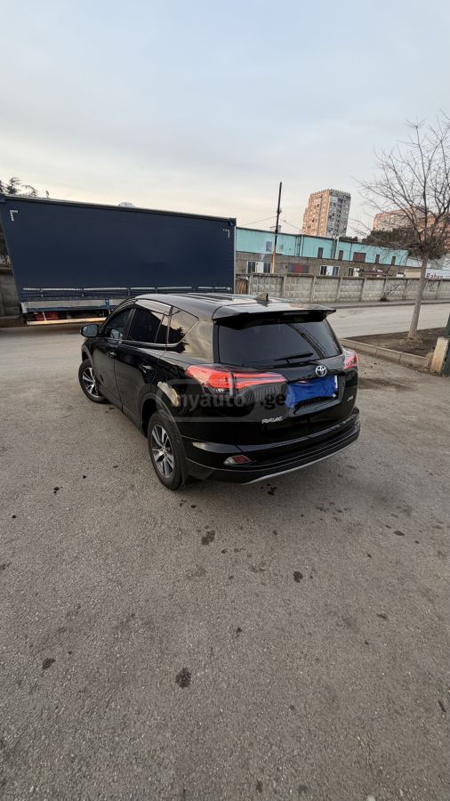 Toyota Rav 4 - фото 5