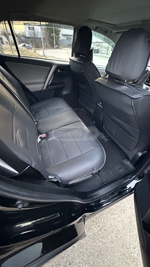 Toyota Rav 4 - фото 8