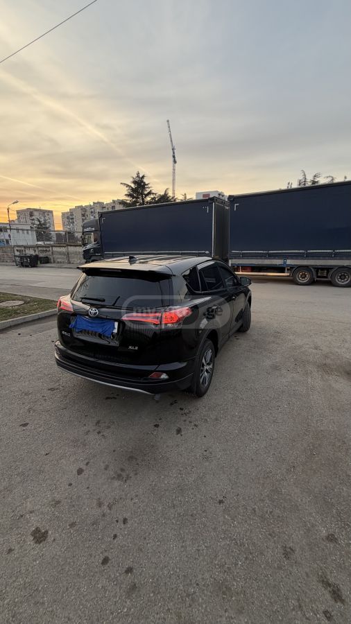 Toyota Rav 4 - фото 9