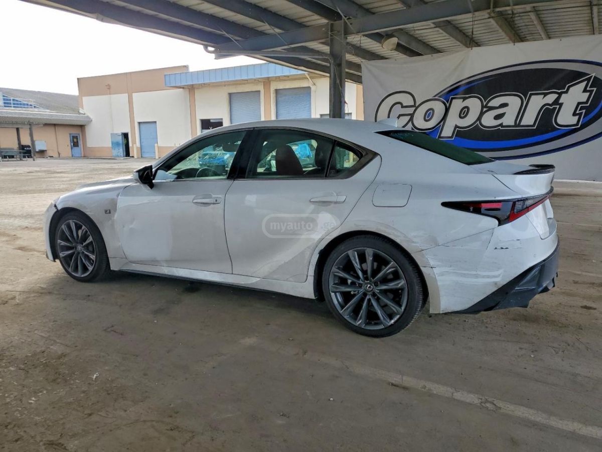 Lexus IS 350 2024 — миниатюра 4