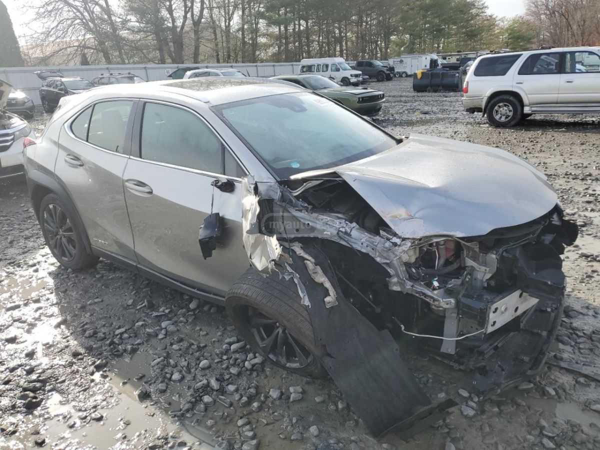 Lexus UX 250 h - фото 11