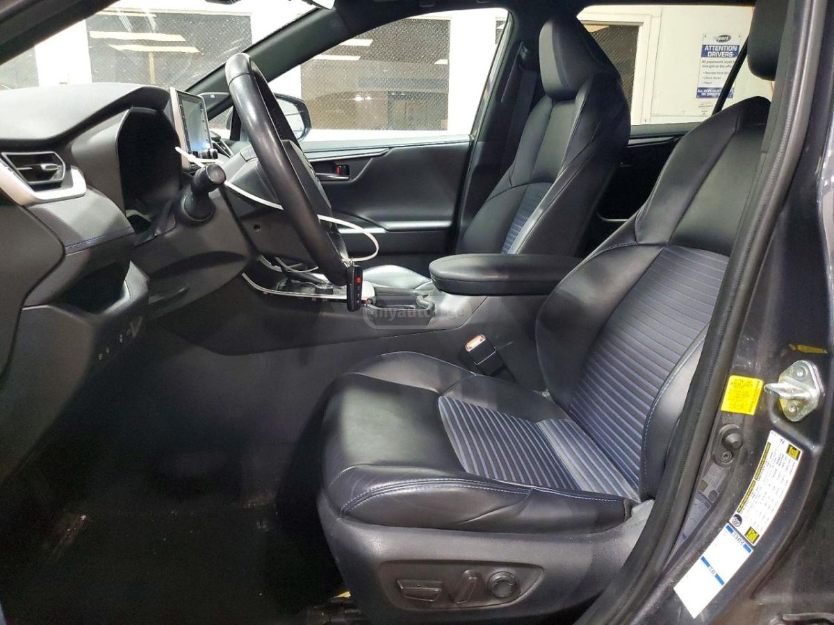 Toyota RAV 4 - фото 7