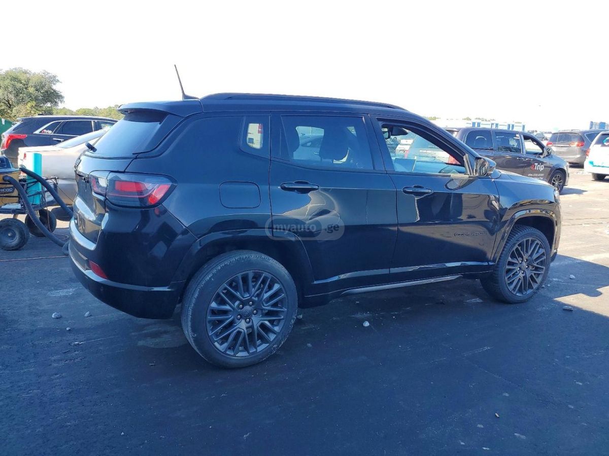 Jeep Limited 4dr 4x4 Automatic — миниатюра 3