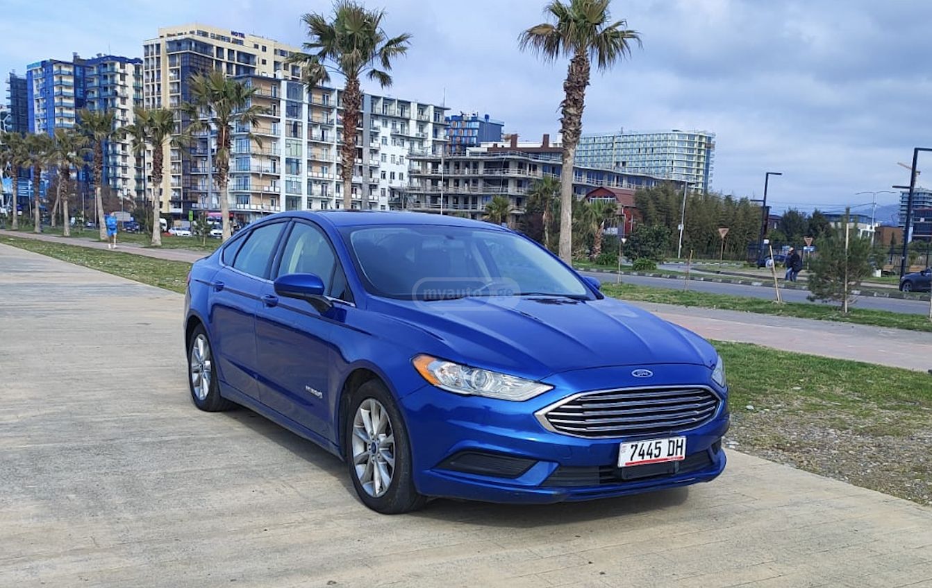 Ford Fusion - фото 1