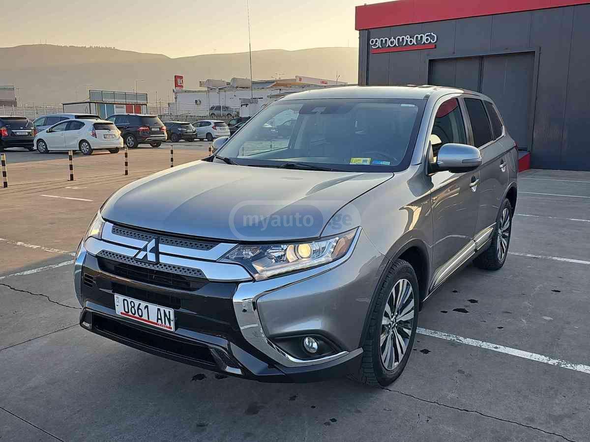 Mitsubishi Mitsubishi Outlander — миниатюра 1
