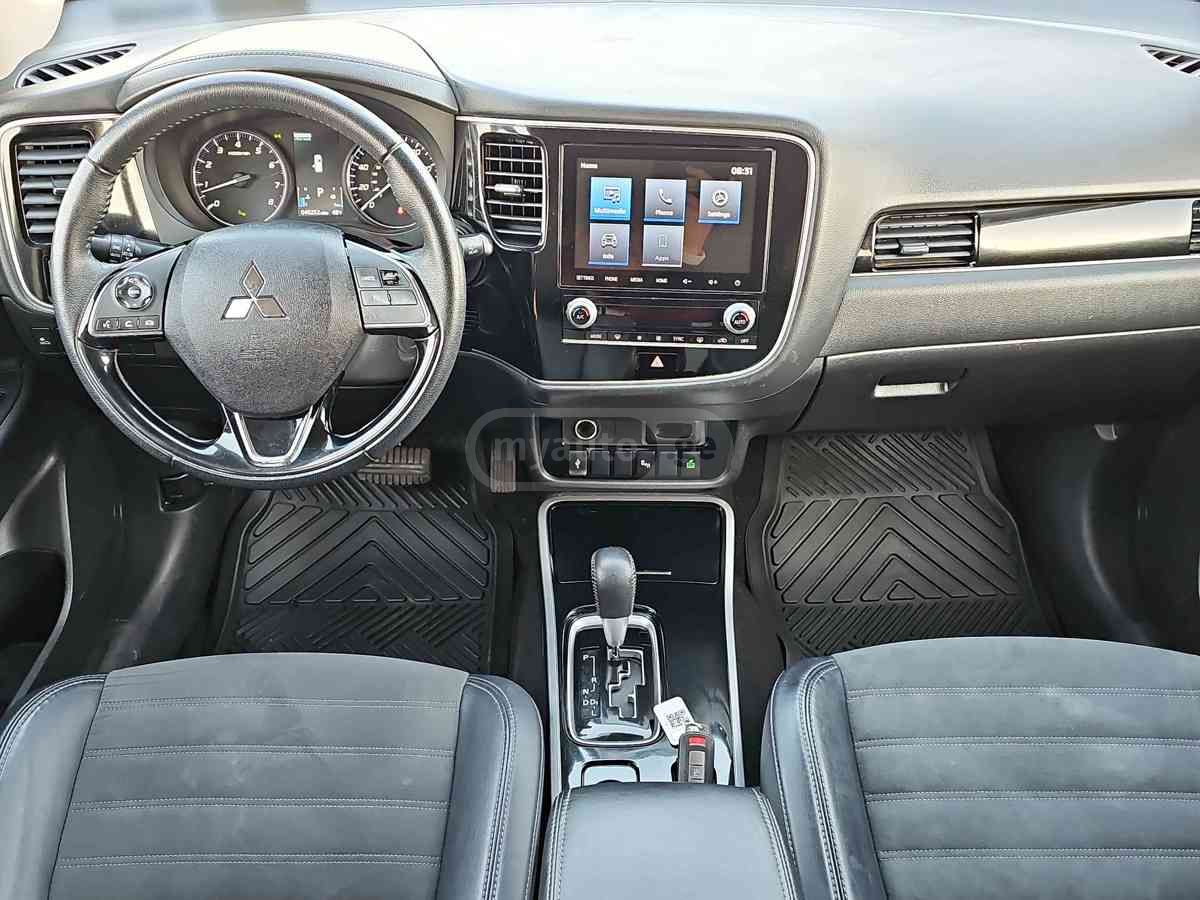 Mitsubishi Mitsubishi Outlander — миниатюра 8