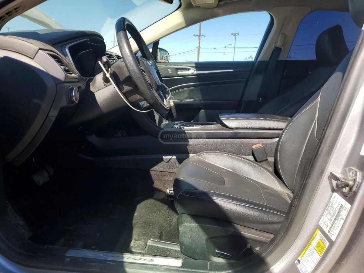 Ford Fusion - фото 7