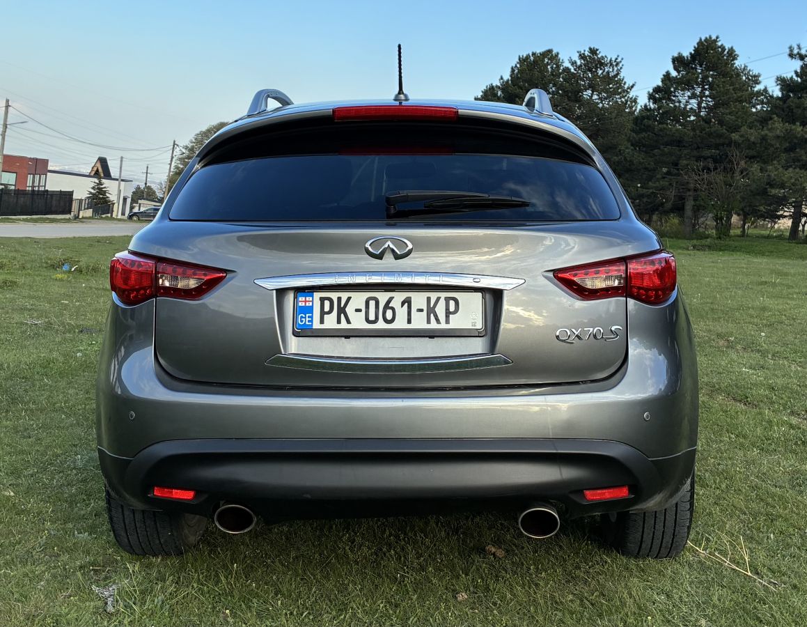 Infiniti QX 70 - фото 2