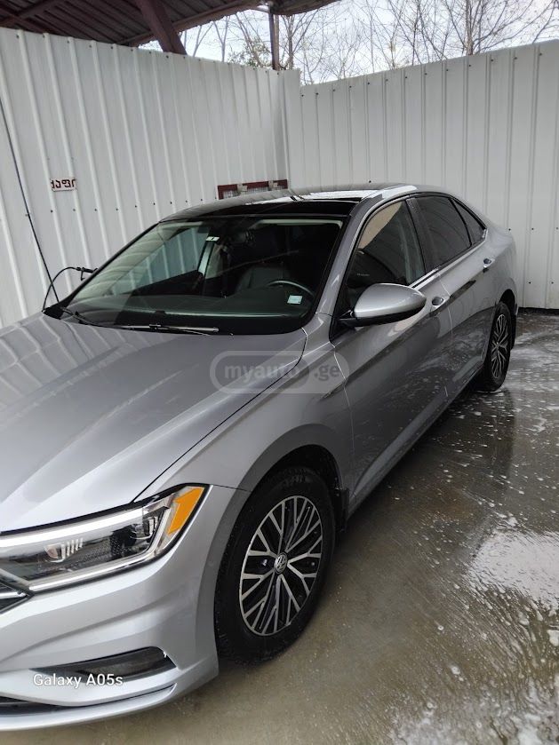 Volkswagen Jetta - фото 4