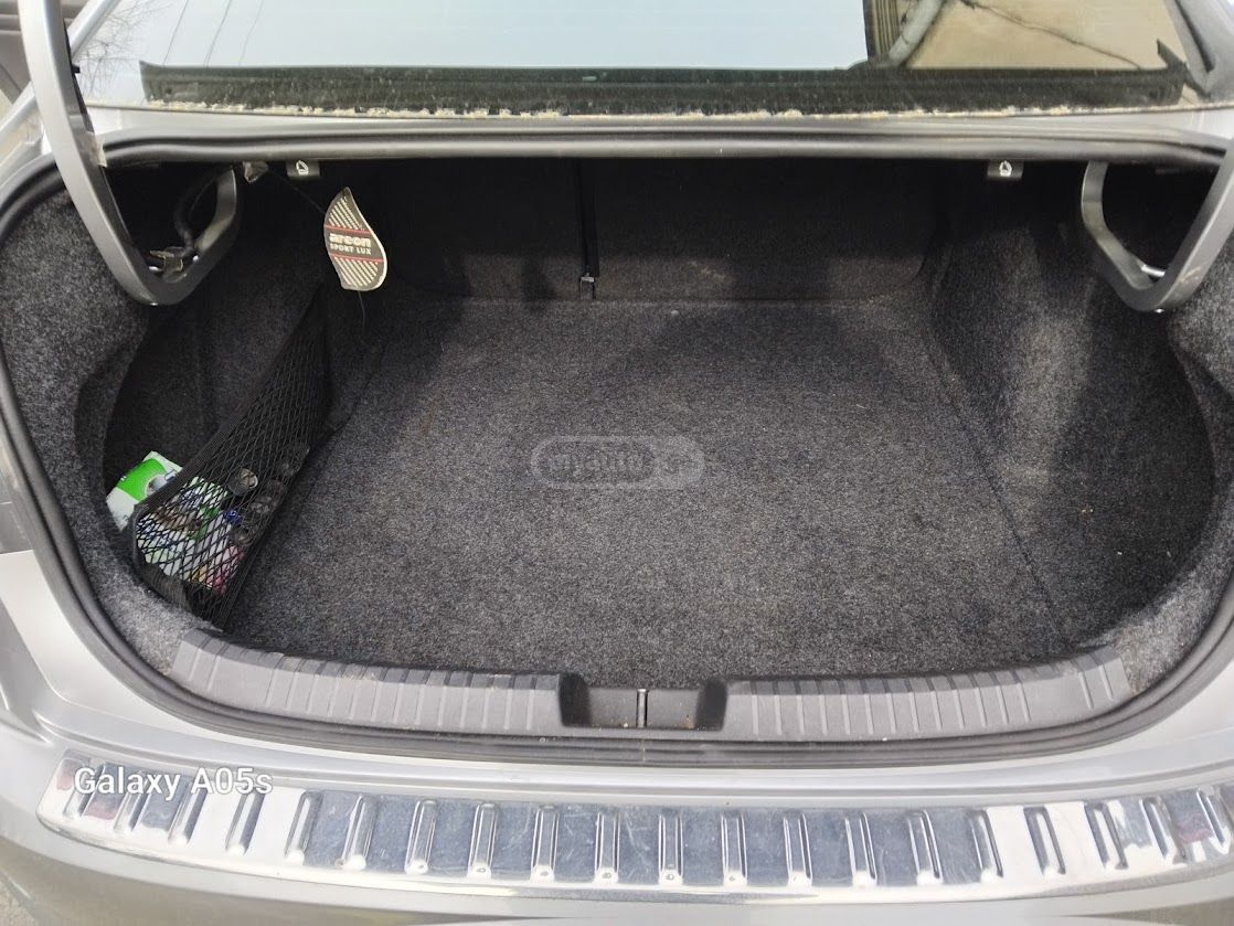 Volkswagen Jetta - фото 8