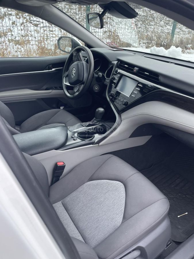 Toyota Camry - фото 4