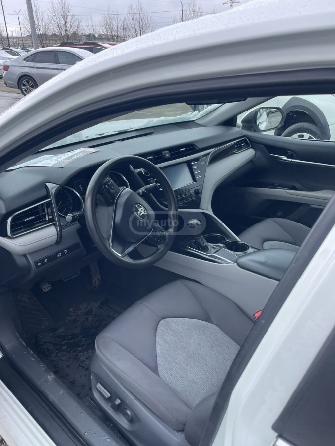 Toyota Camry - фото 5