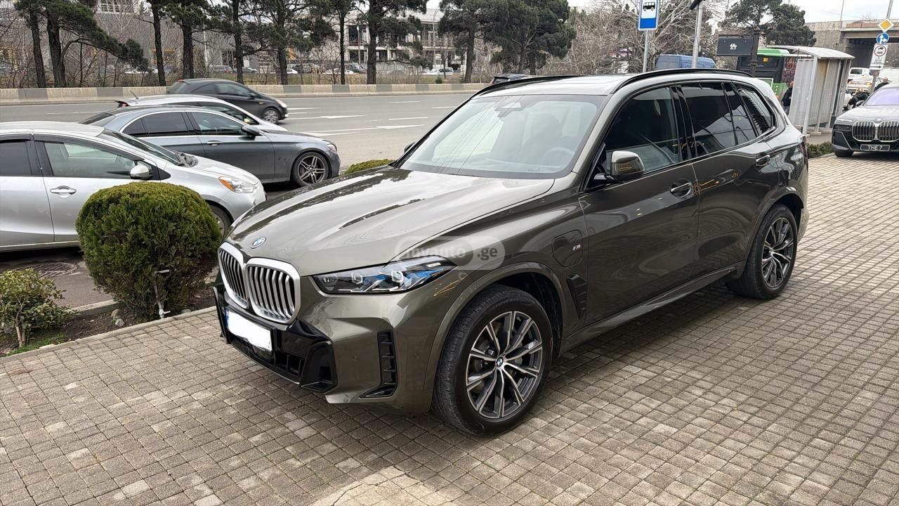 BMW X5 - фото 1