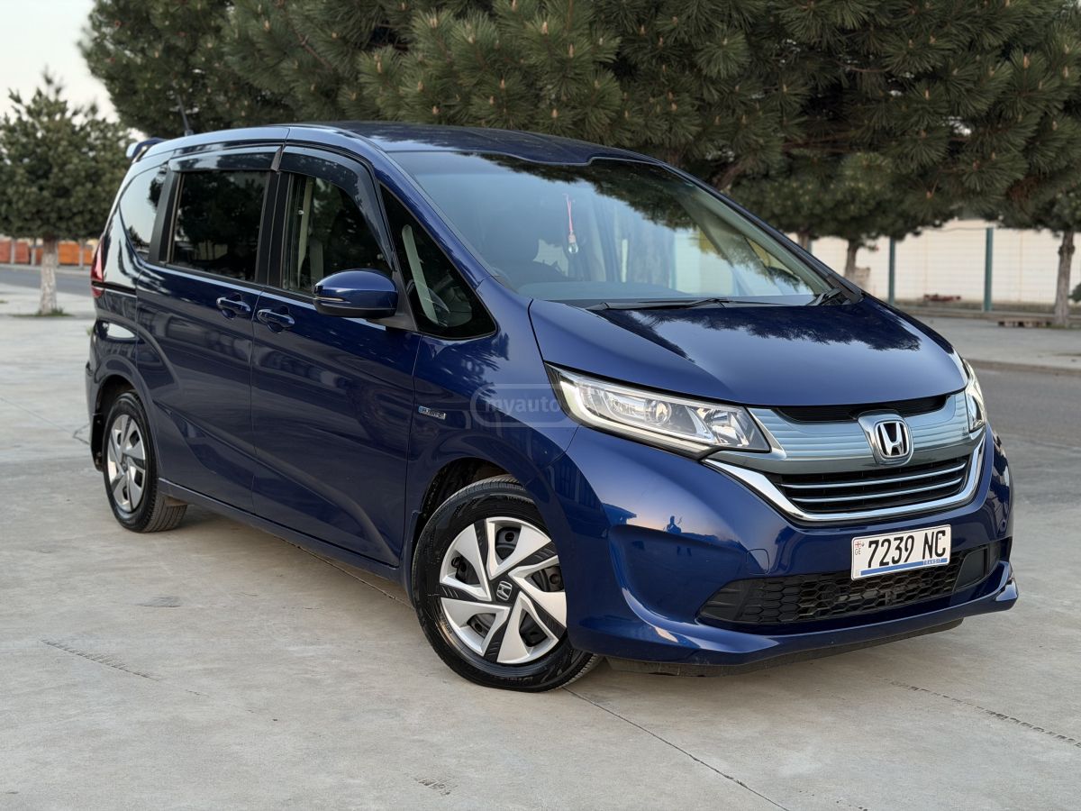Honda Freed - фото 1