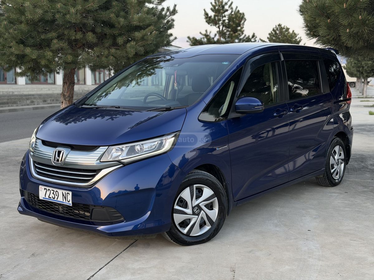 Honda Freed - фото 2