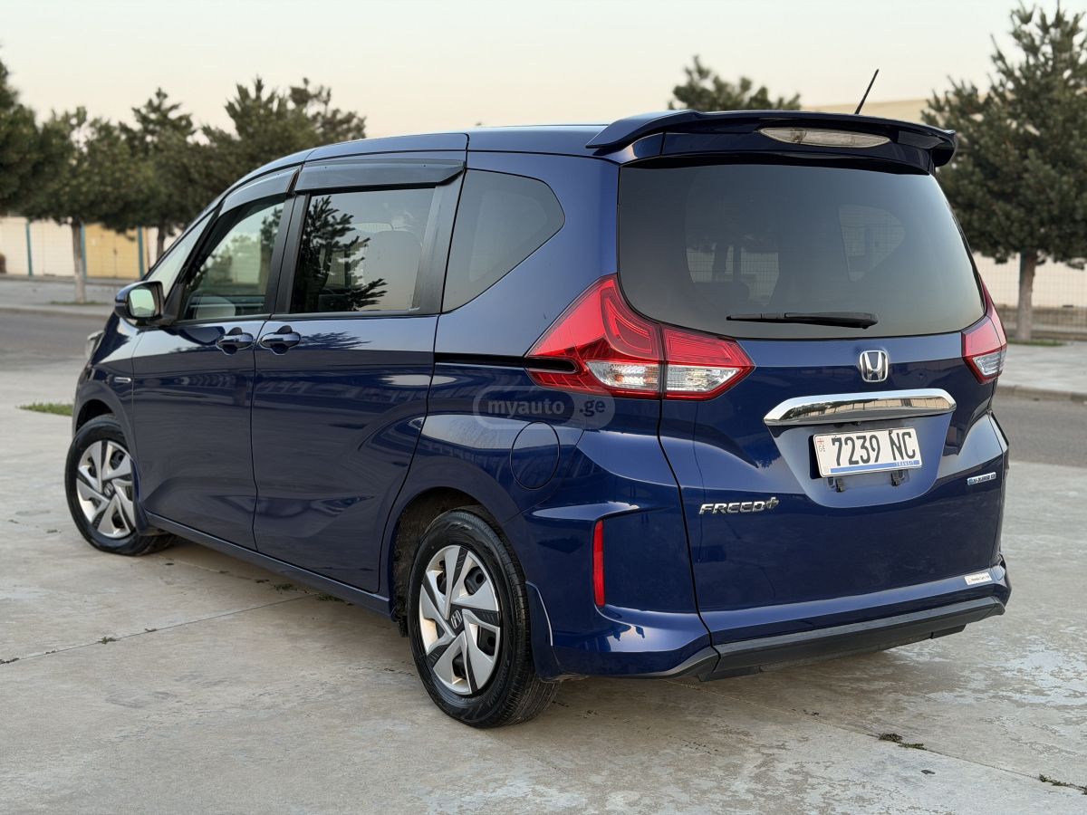 Honda Freed - фото 4