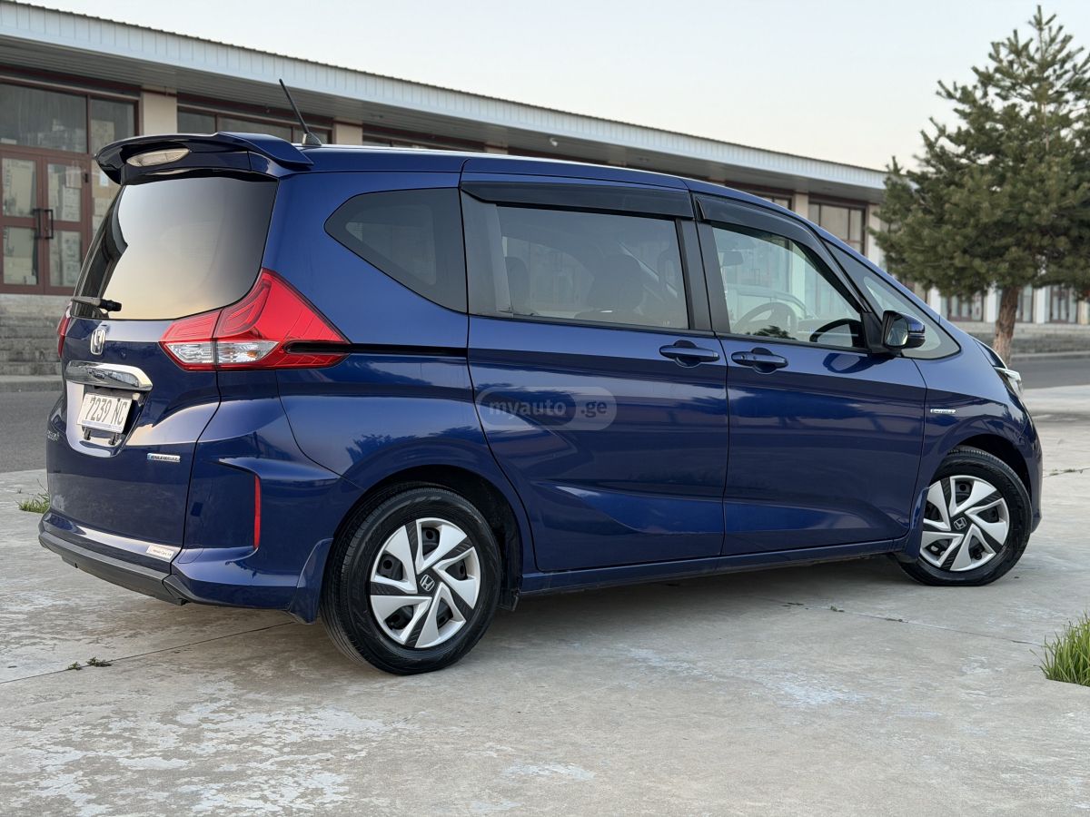 Honda Freed - фото 9