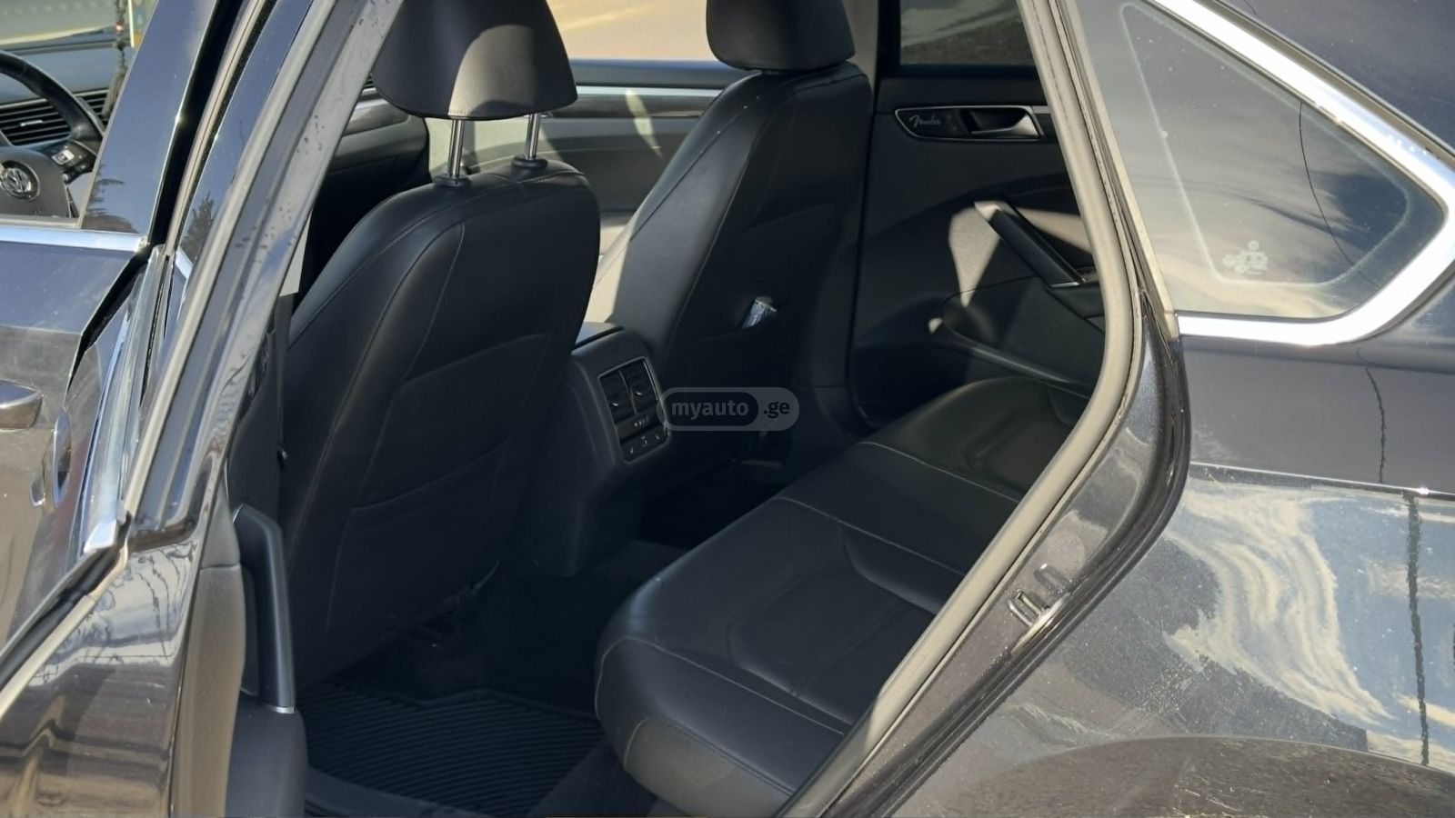 Volkswagen Passat - фото 2