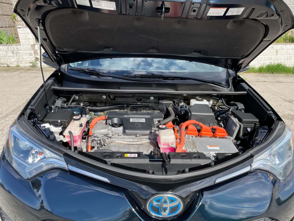Toyota Rav 4 - фото 1