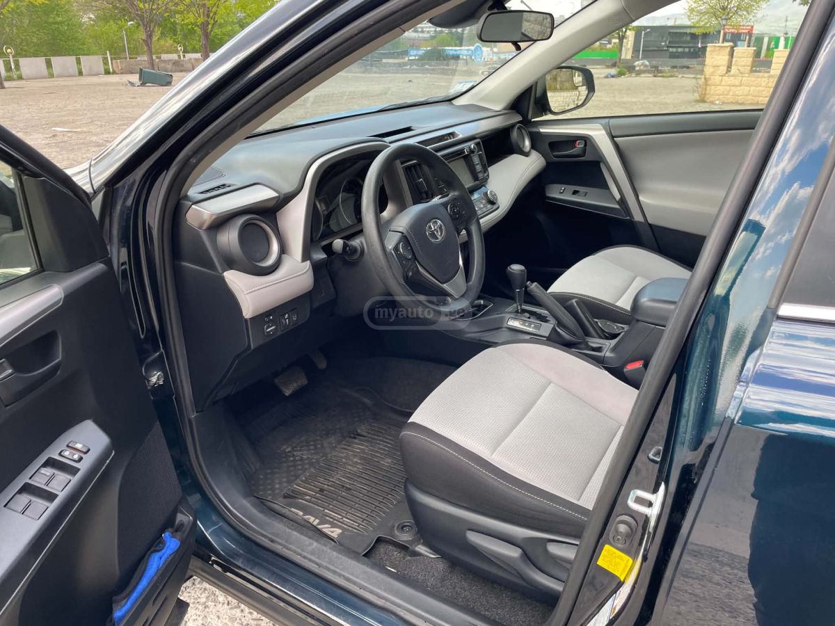 Toyota Rav 4 - фото 2