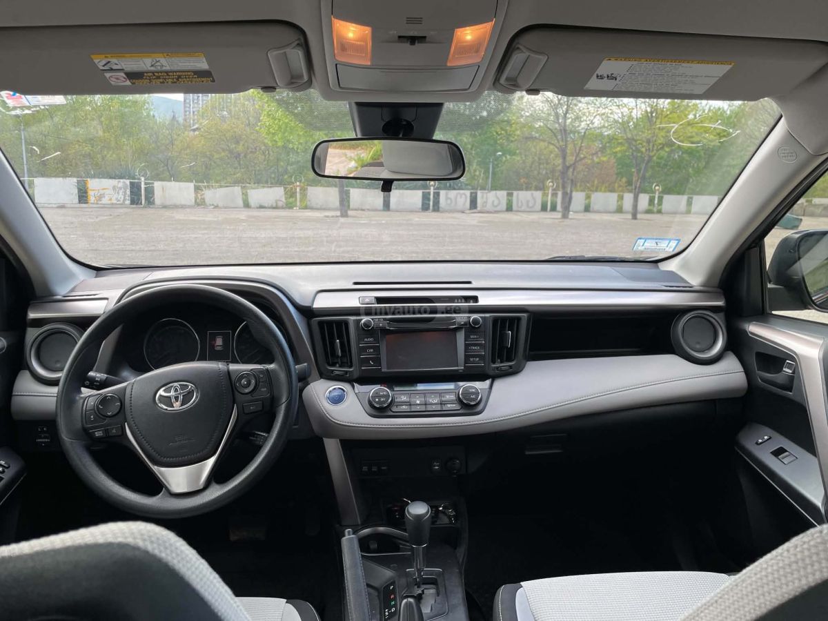 Toyota Rav 4 - фото 3
