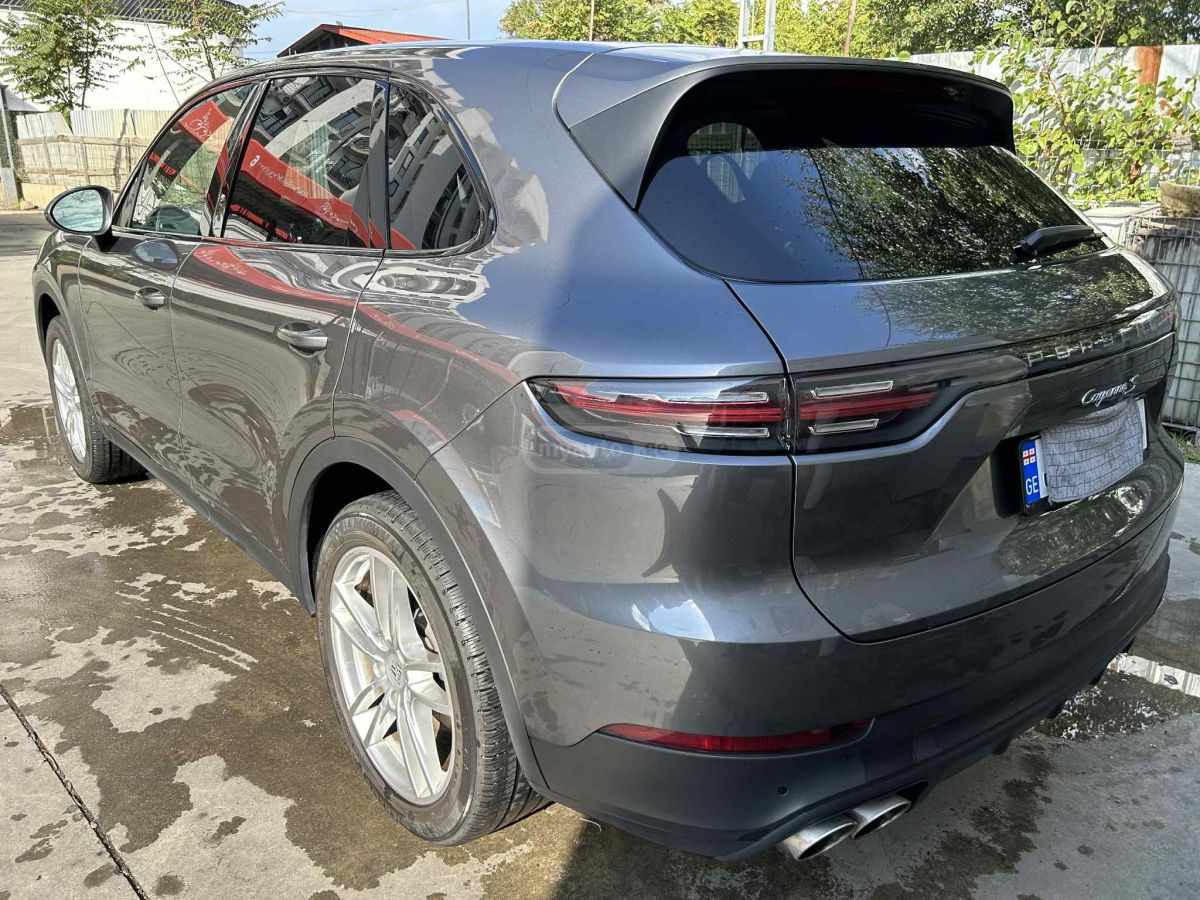 Porsche Cayenne - фото 1