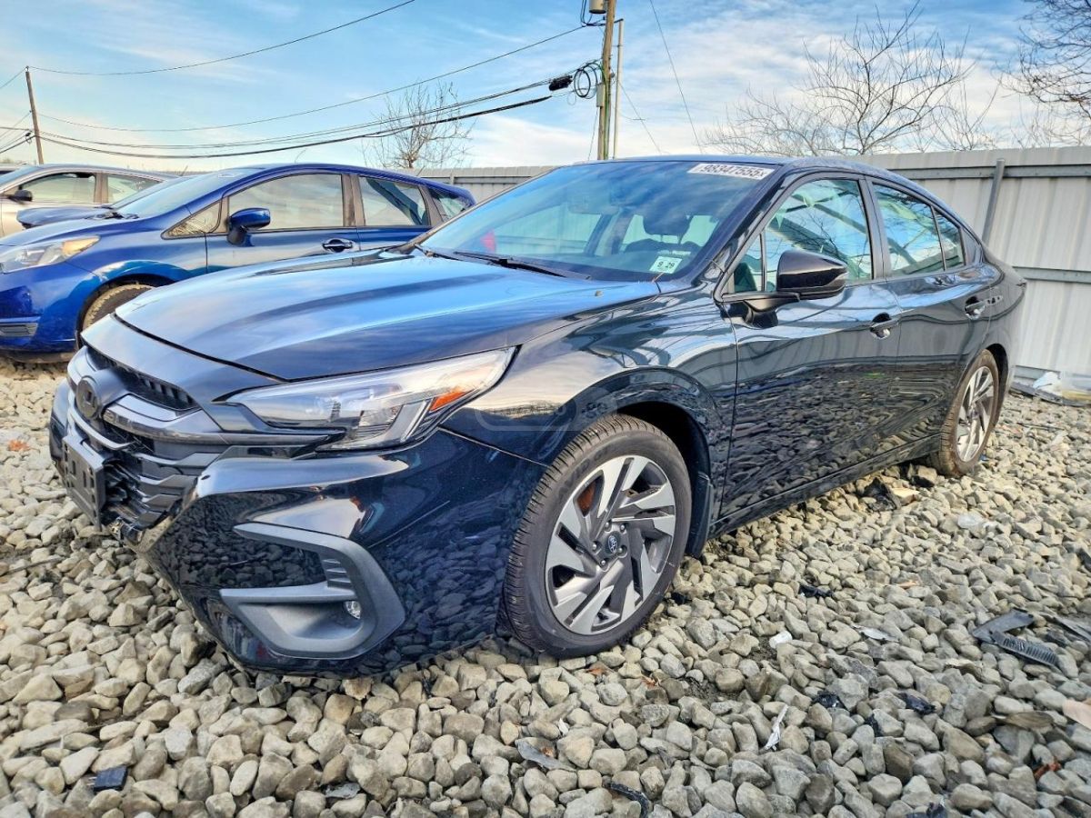 Subaru Legacy - фото 1