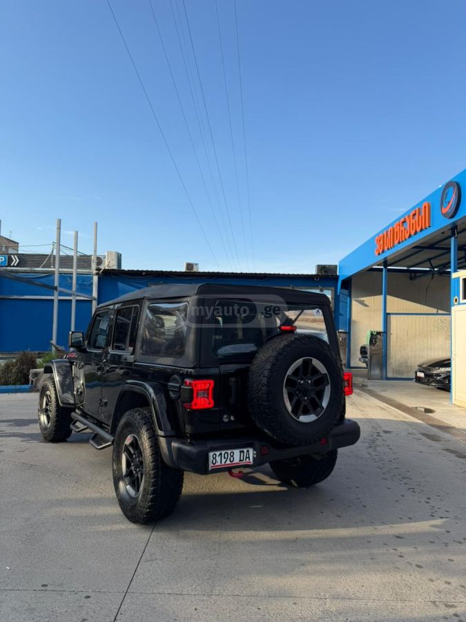 Jeep Wrangler - фото 11