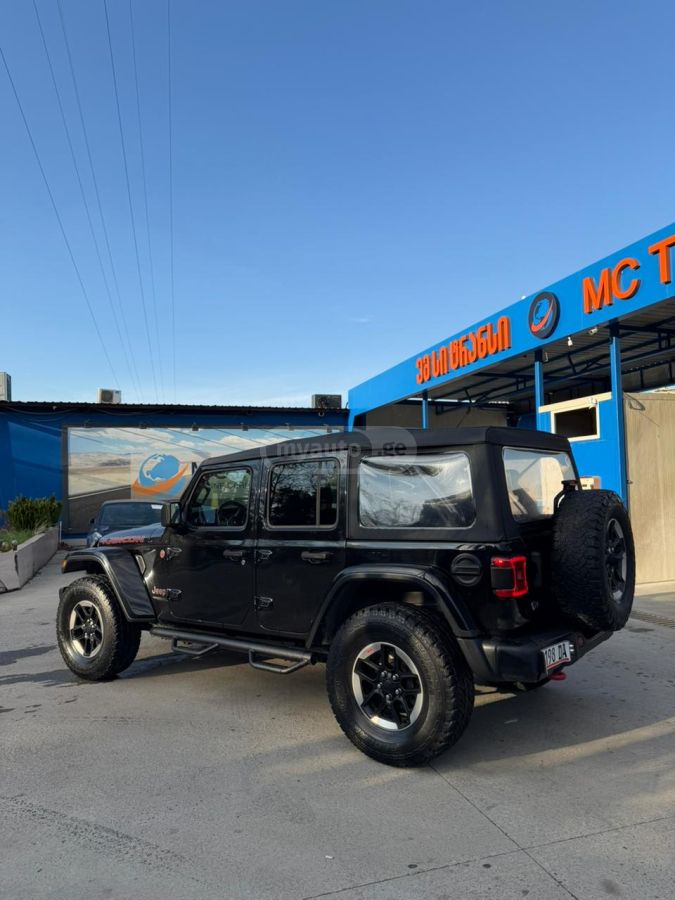 Jeep Wrangler - фото 12