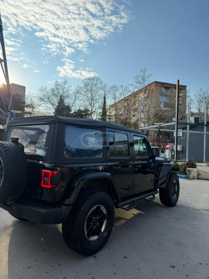 Jeep Wrangler - фото 15