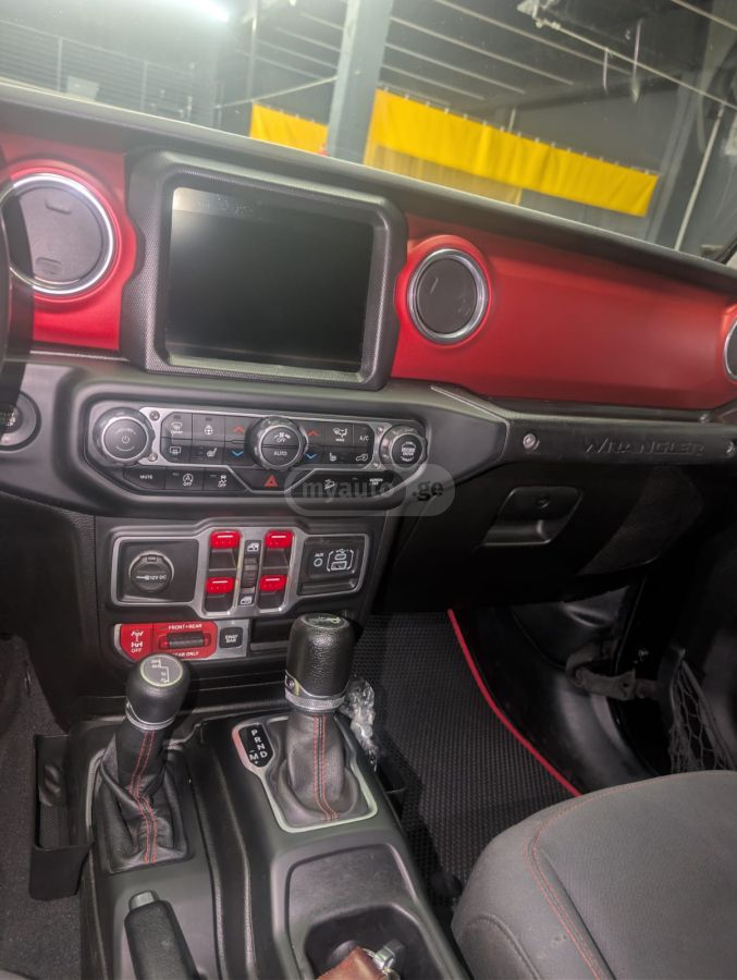 Jeep Wrangler - фото 2