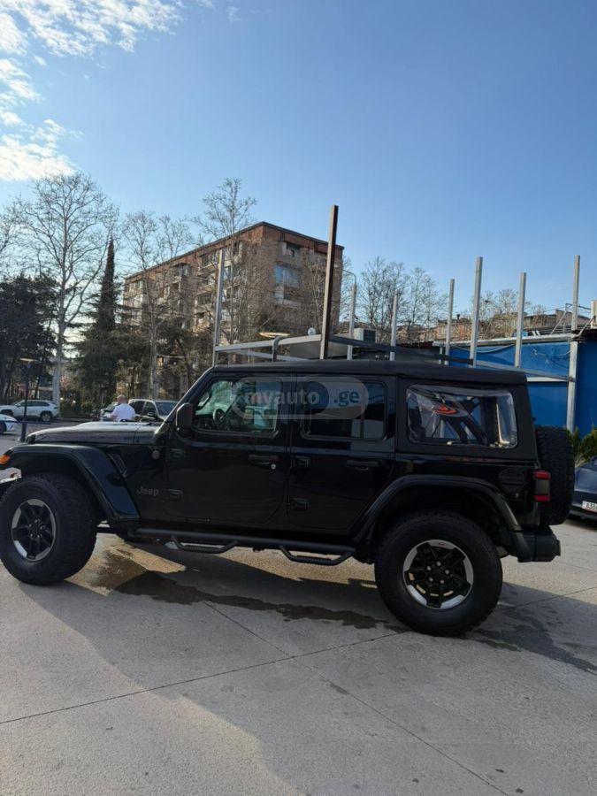 Jeep Wrangler - фото 8