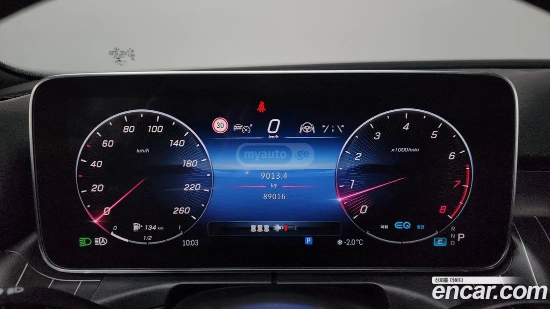 Mercedes-Benz C 63 AMG - фото 8