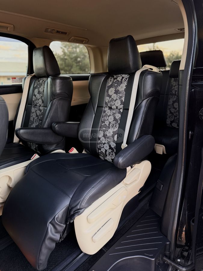 Toyota Alphard - фото 12