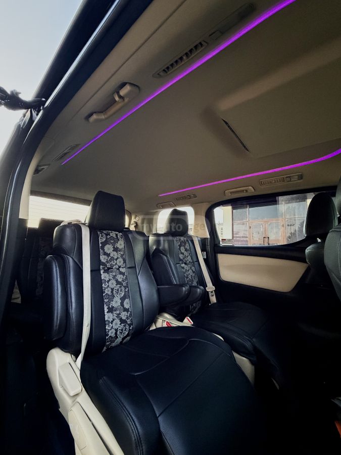 Toyota Alphard - фото 15