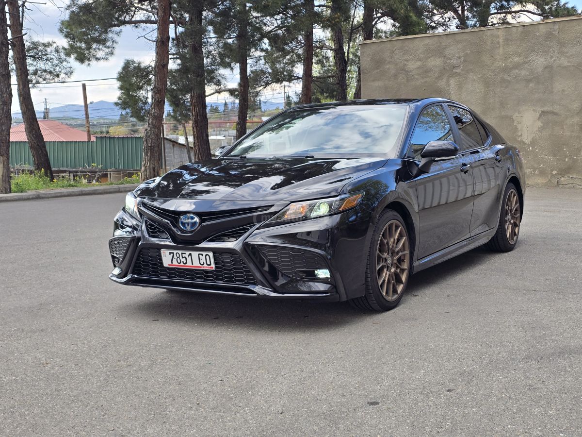 Toyota Camry - фото 2