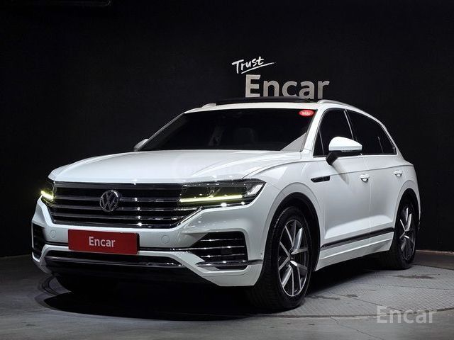 Volkswagen Touareg - фото 1