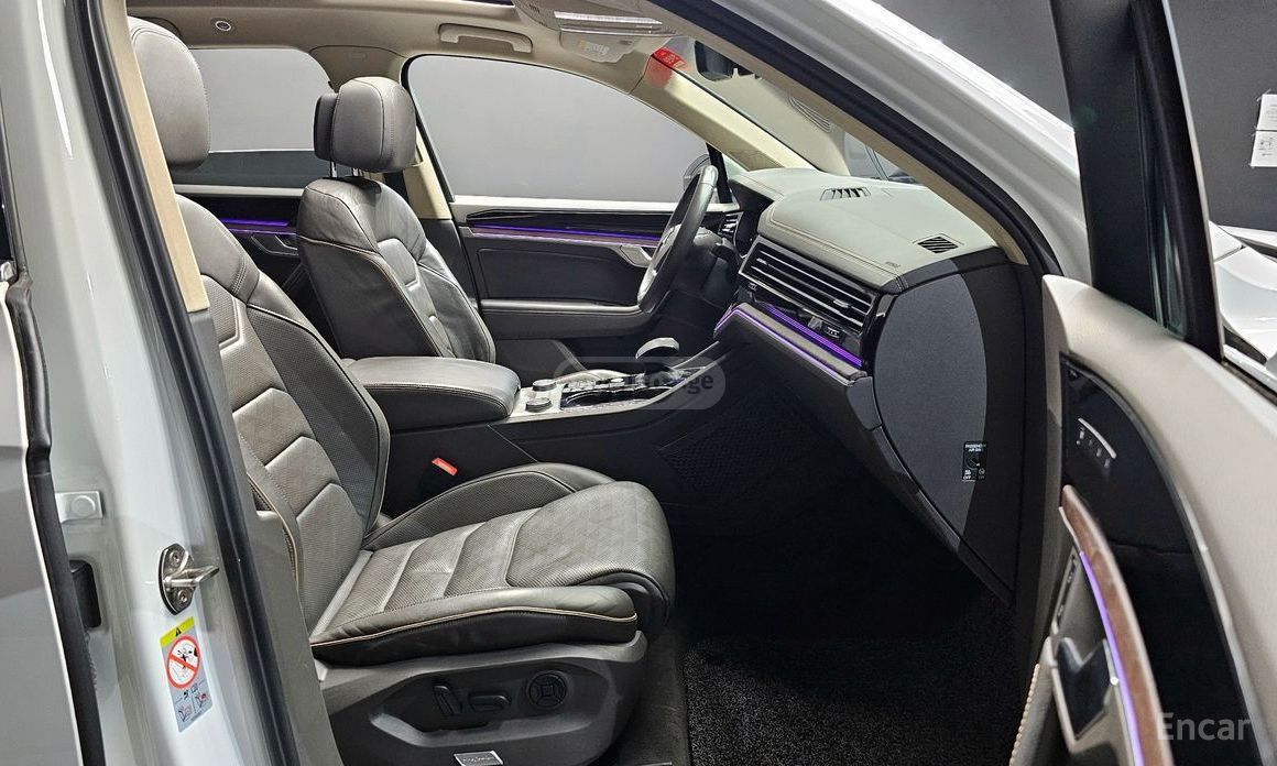 Volkswagen Touareg - фото 10