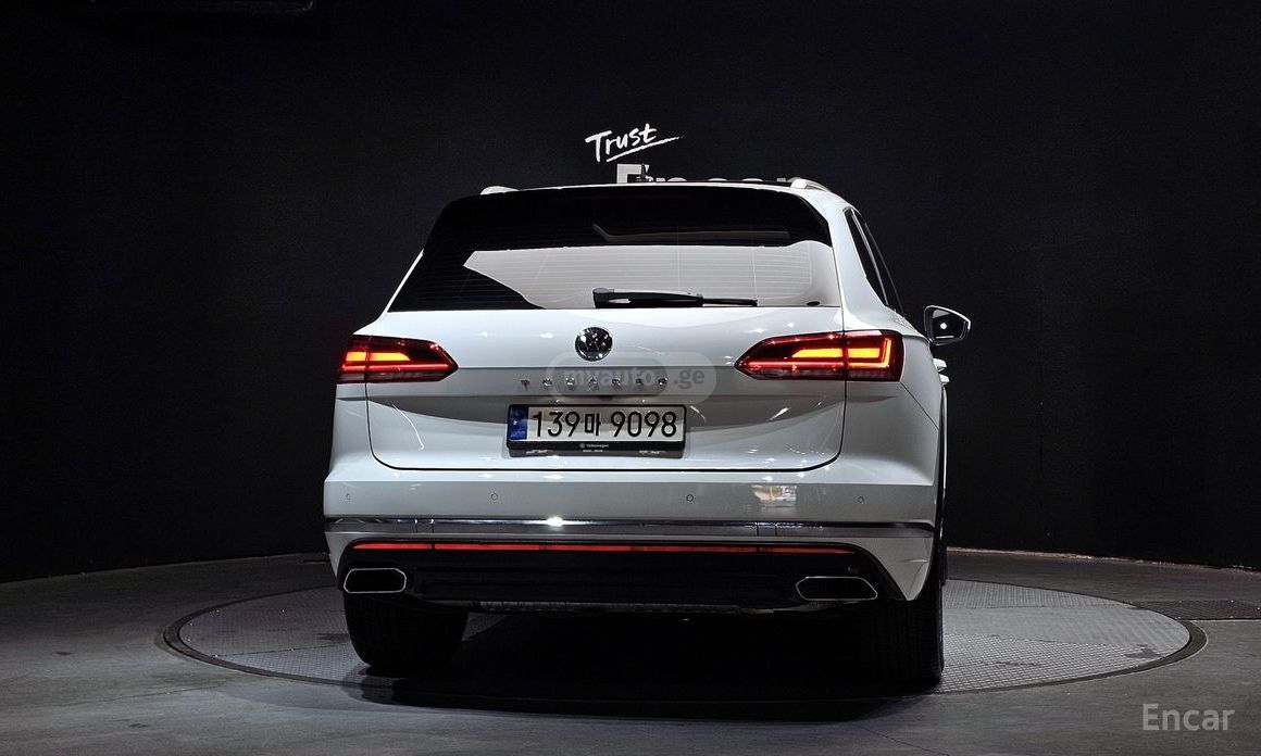 Volkswagen Touareg - фото 4