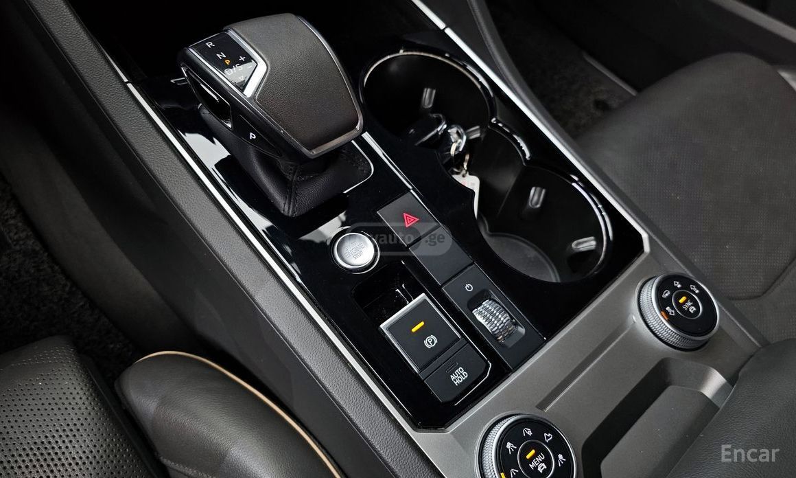 Volkswagen Touareg - фото 9